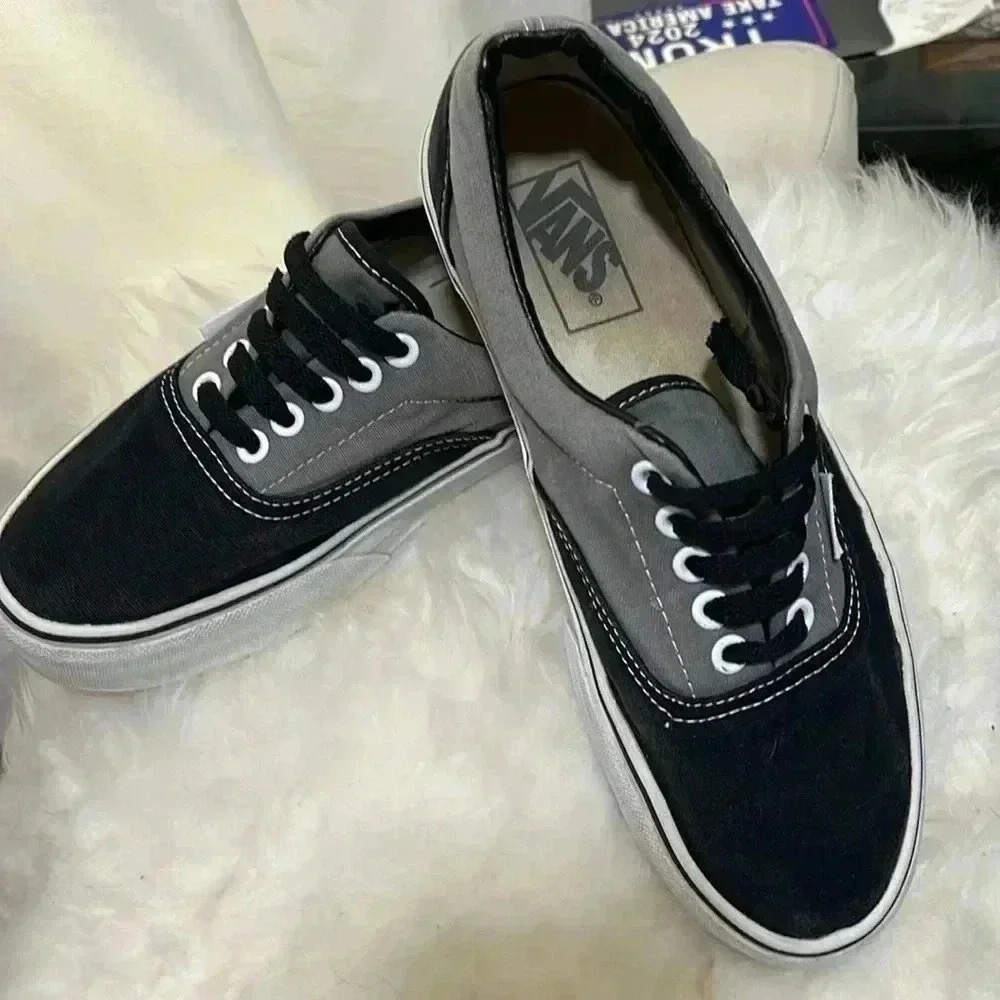 Size7mens blk. &wht. Vans